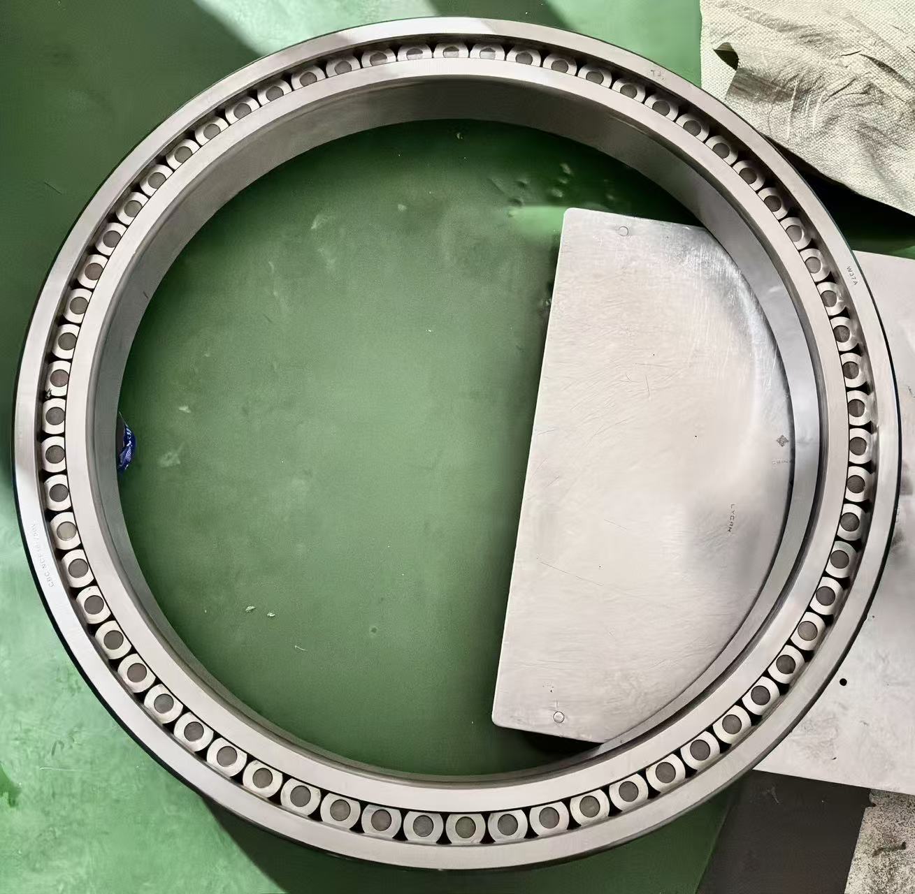 NCF 18/750V Single-Row Full Complement Cylindrical Roller Bearing