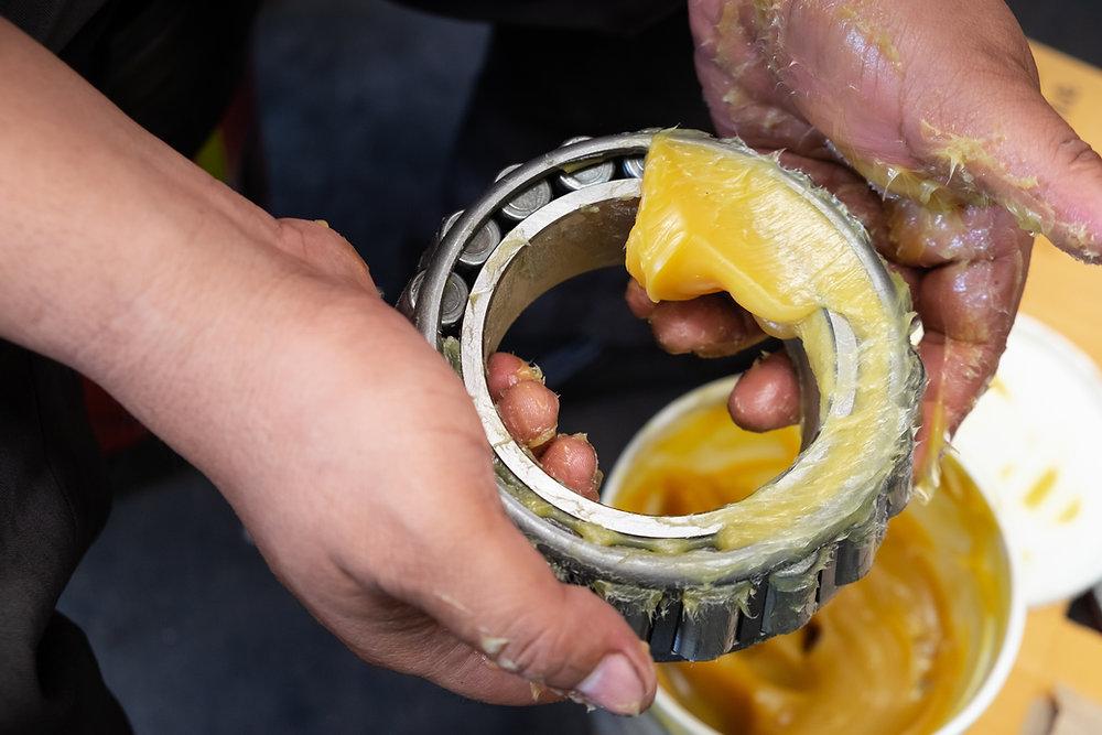 How to Choose the Right Bearing Lubrication: Grease vs Oil How to Choose the Right Bearing Lubrication: Grease vs Oil
