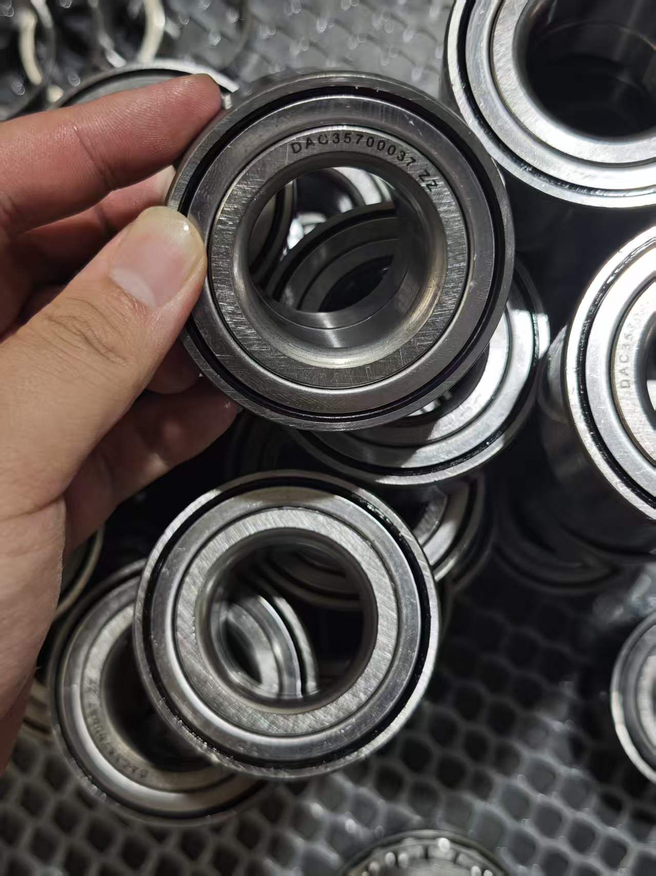 DAC35700037 Automotive Wheel Hub Bearing Assembly