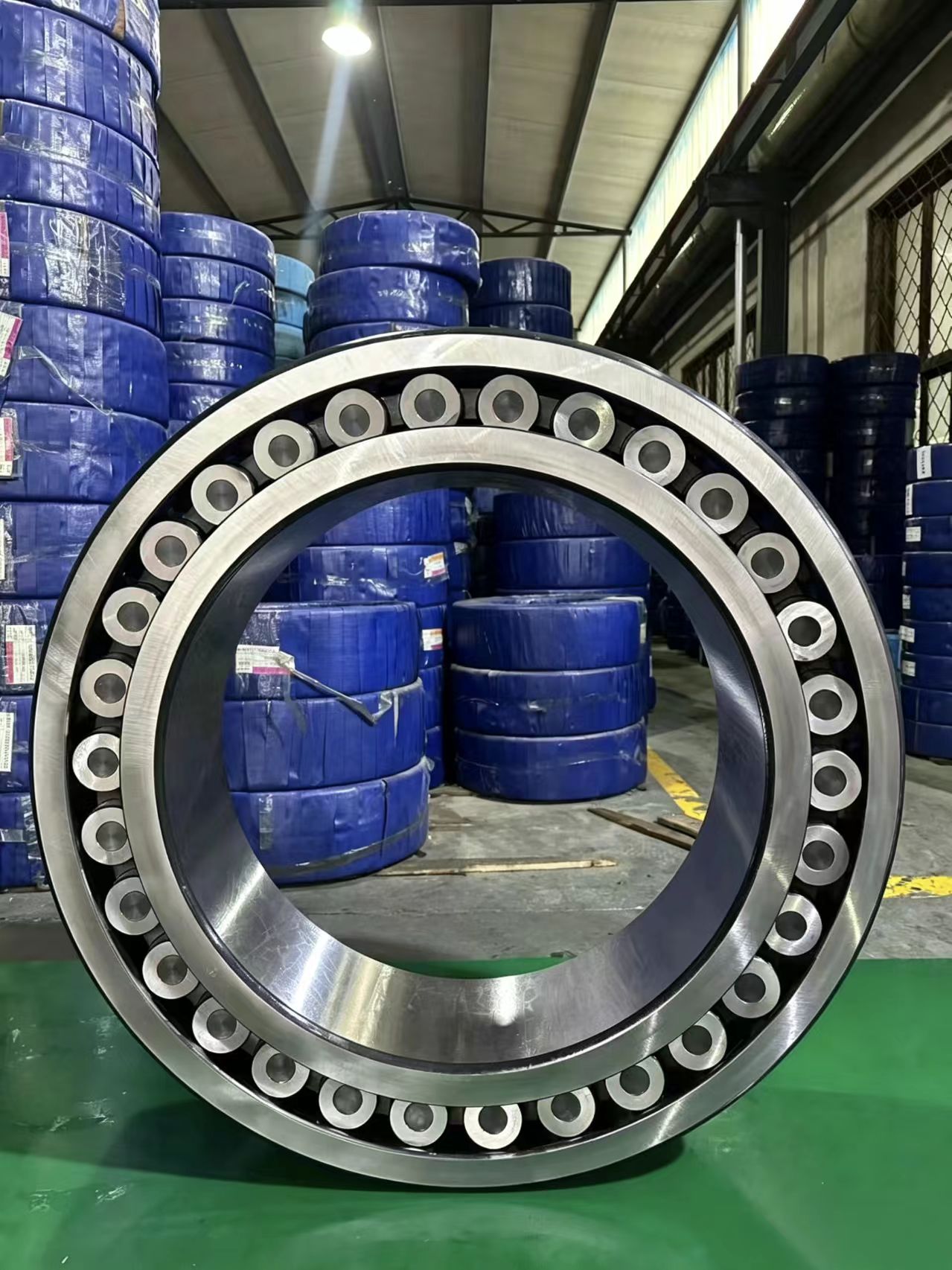 230/710CAF3/W33 Extra Large Spherical Roller Bearing