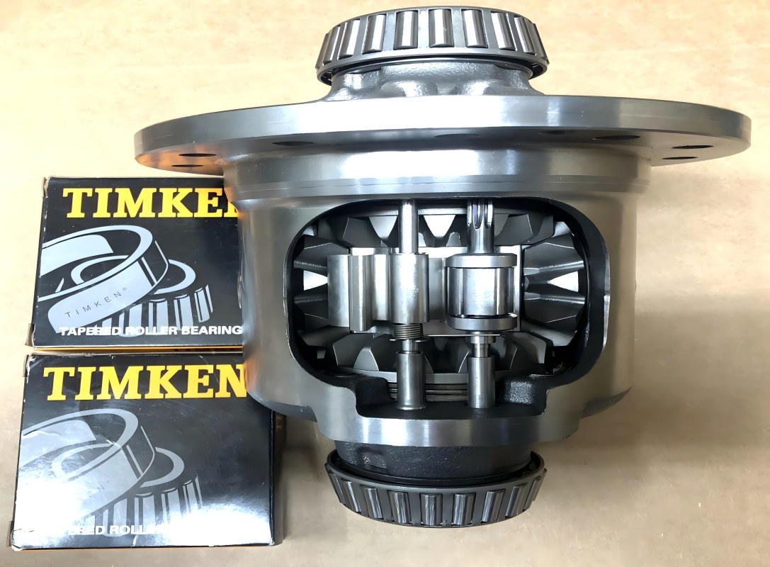Truck drivetrain bearings for transmission differential and wheel hub Truck drivetrain bearings for transmission differential and wheel hub