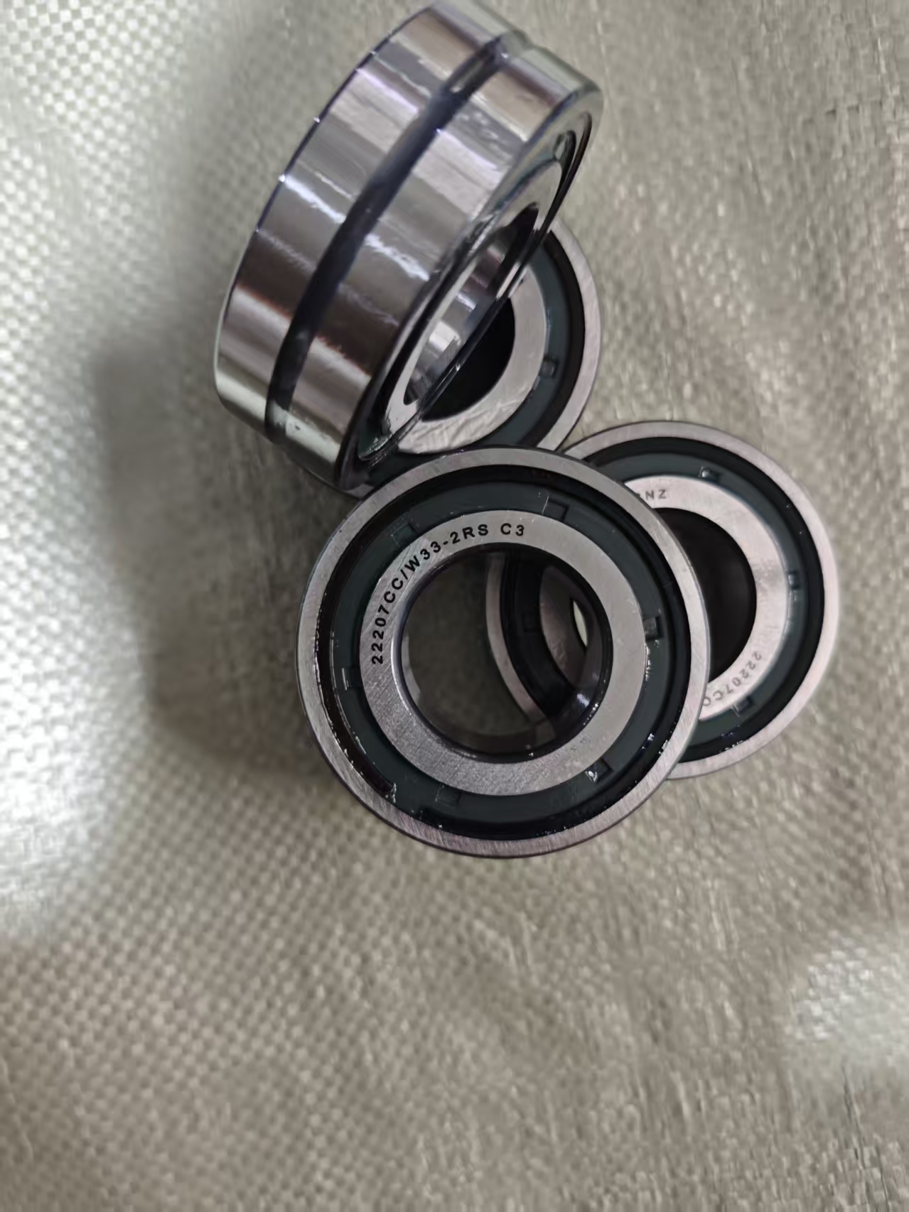 22207CC/W33-2RS Spherical Roller Bearing 
