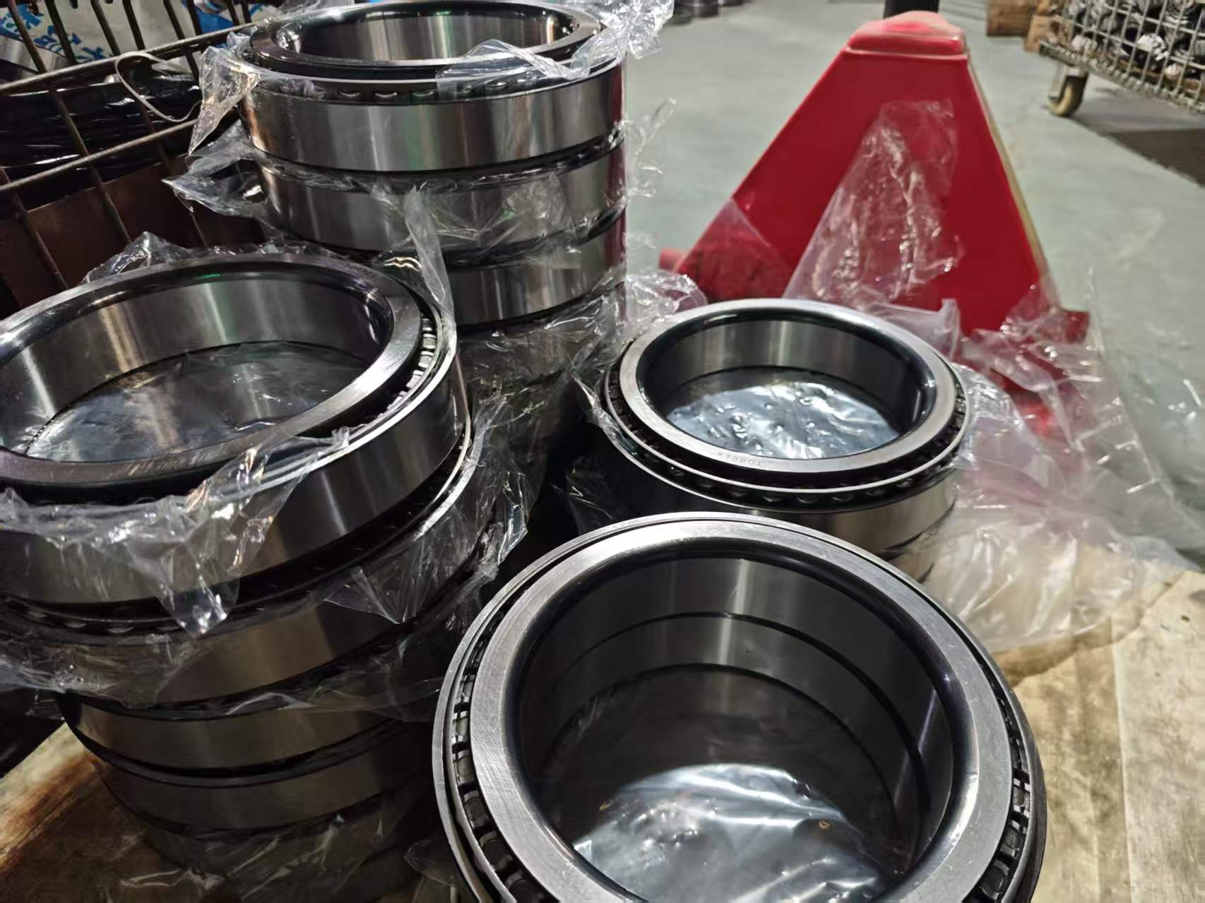 DBS Bearing 67786/20 tapered roller bearings during production and packaging